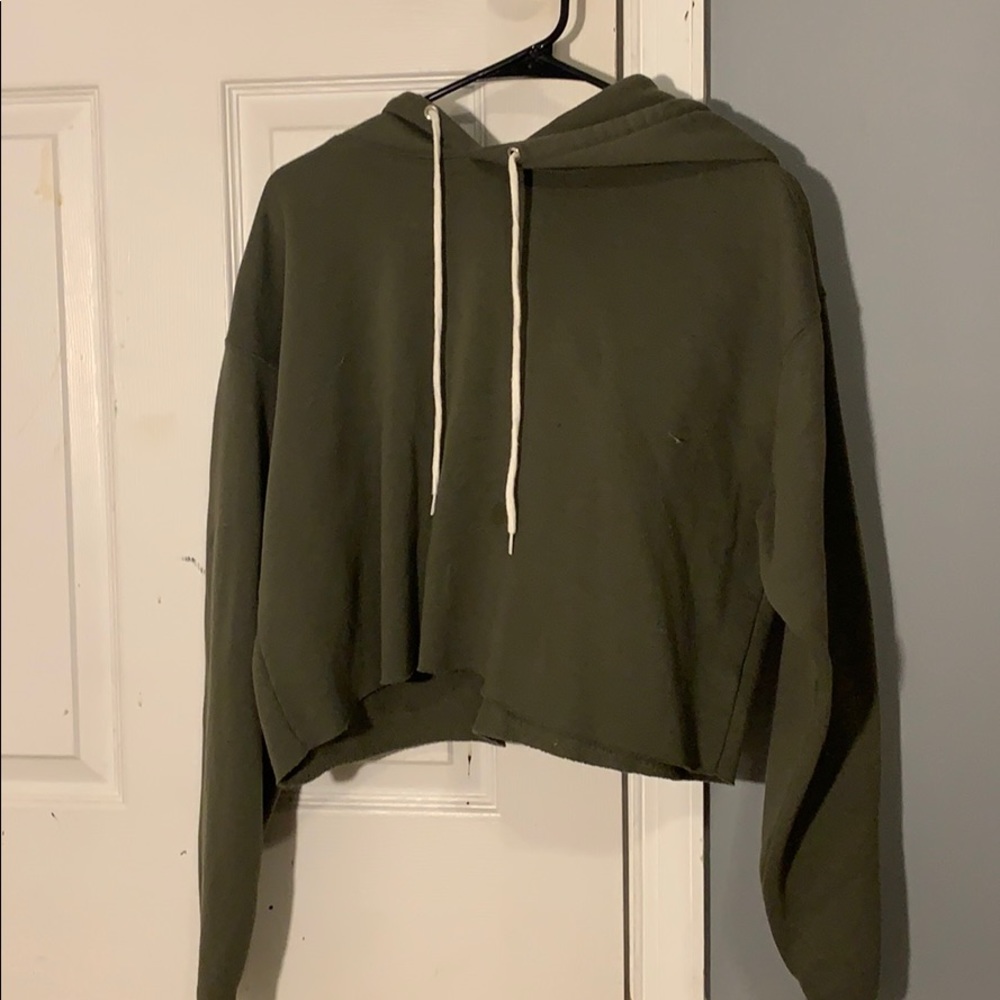 crop top sweatshirt